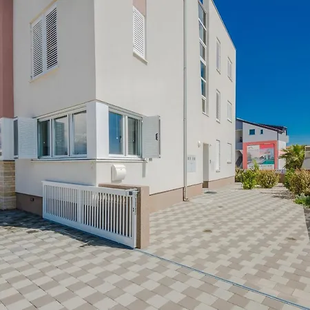 Appartamento With A Parking Space - 21084 Vir