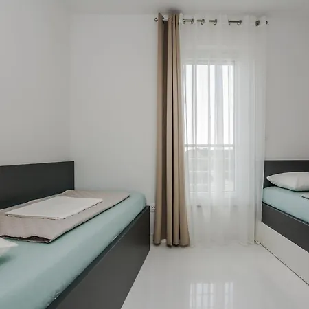 Appartamento With A Parking Space - 21084 Vir